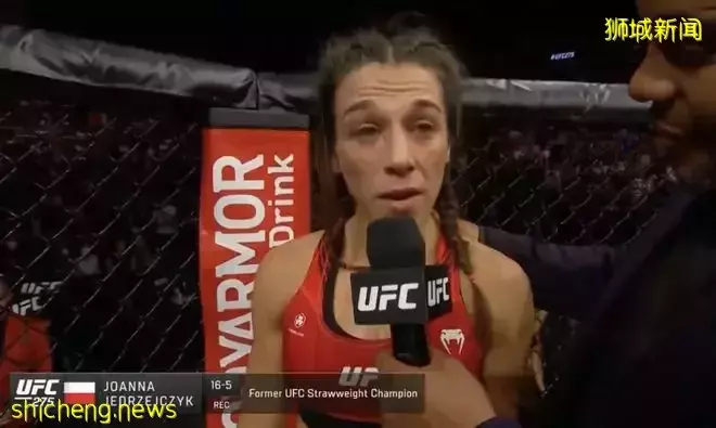 中国格斗女神震撼新加坡!两回合KO对手,剑指金腰带