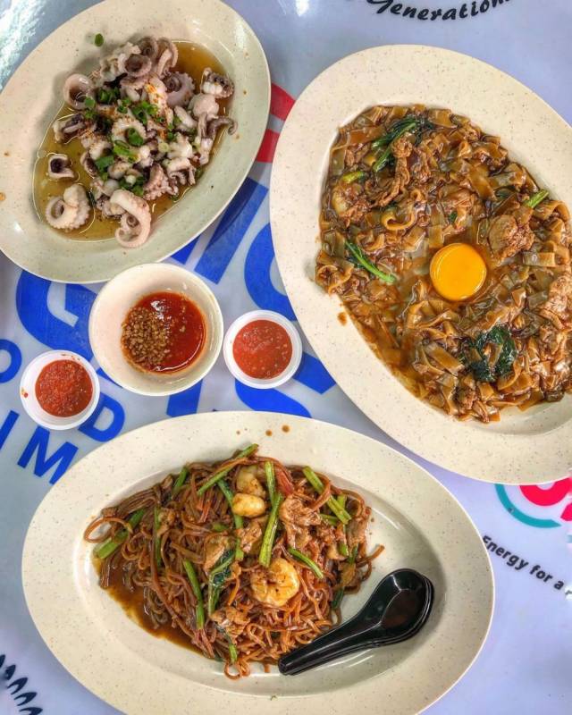 新加坡也能吃到马来西亚那一味!“怡保德记仔炒粉”锅气煮炒,饱到扶墙还不伤荷包