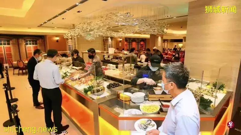 自取式自助餐终于恢复!新加坡餐饮行业逐步回到疫情前时代