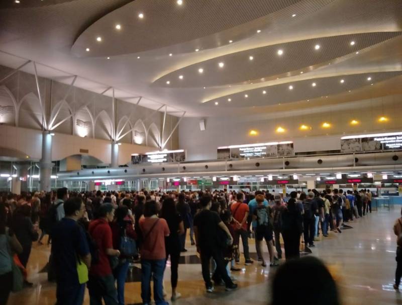 新加坡怎样严控境外人仕