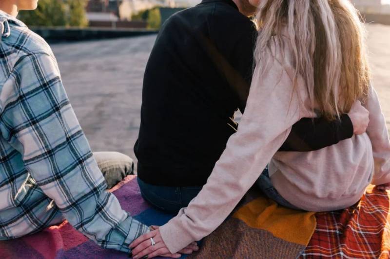 新加坡已婚男與小三分手後,求複合不成,竟曝光其裸照