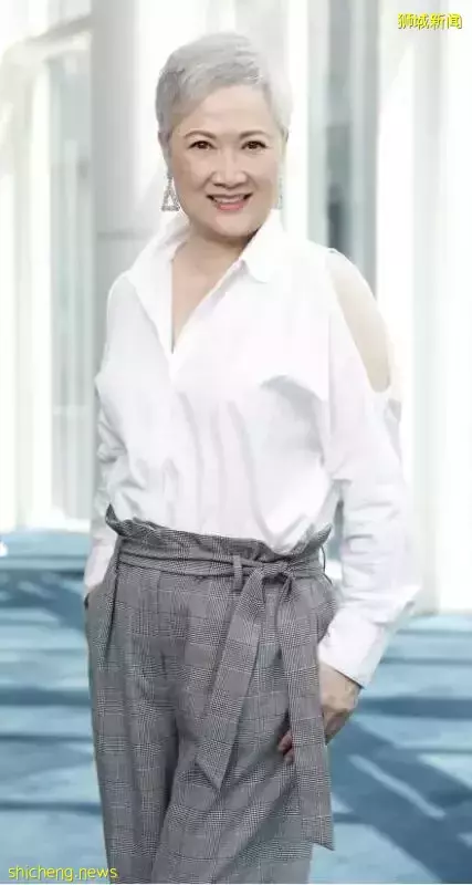 洪慧芳曾被批像“老奶奶” 白發不是老