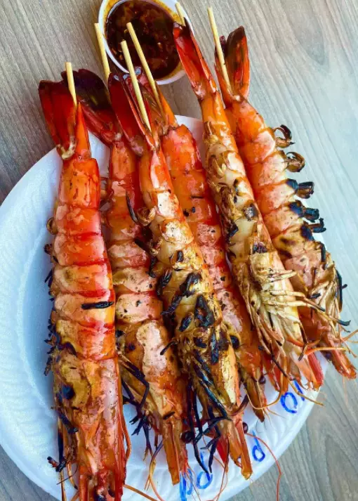 逢周末就爆滿!這個新加坡唯一的靠海美食村裏到底有哪些“寶藏小吃”