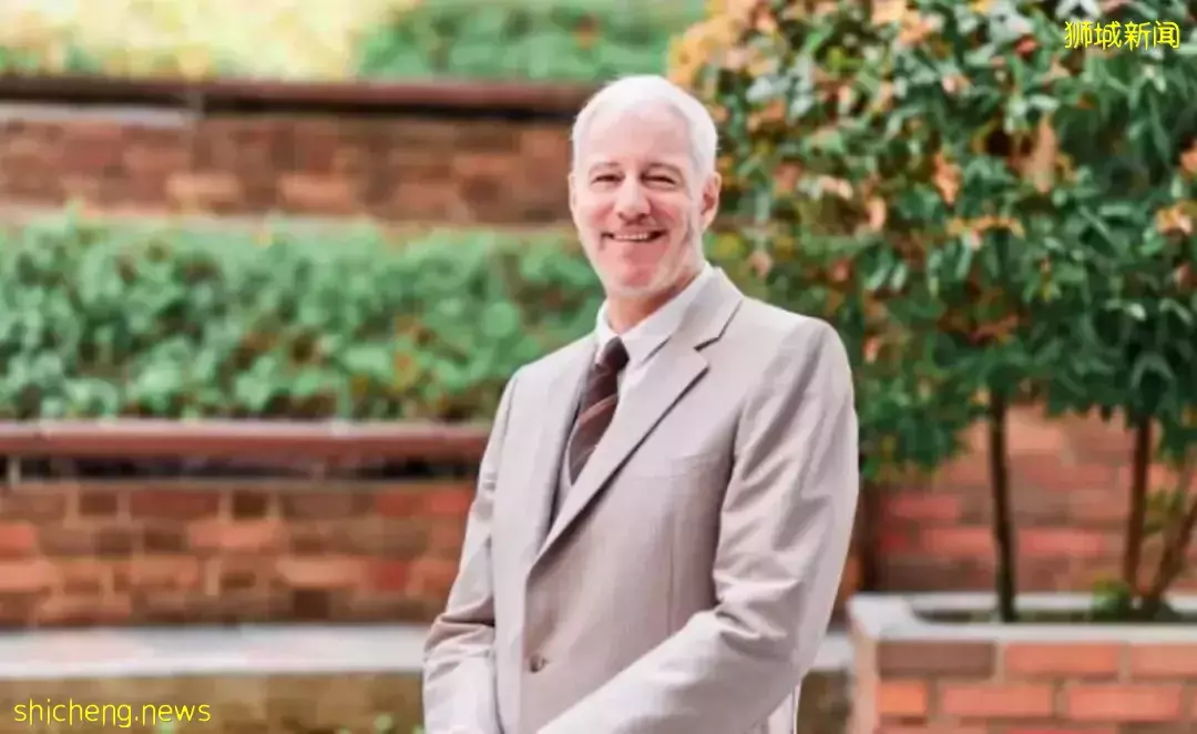 新加坡国立大学政治学教授因对学生“不恰当和不专业的行为”而被解雇