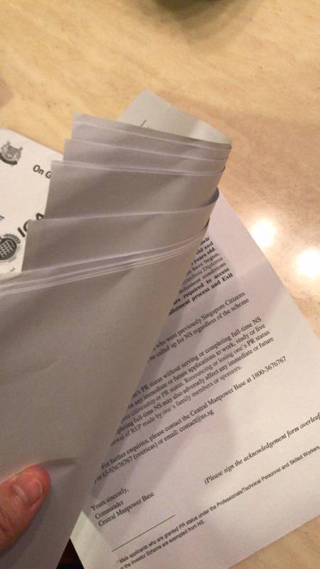 “8年了,我還拿不到一張新加坡綠卡……”