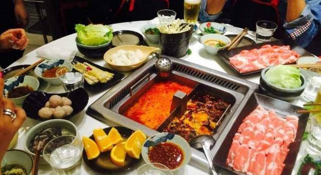 疫情之下的海底捞，国内门店停止运转，新加坡12店盆满钵满