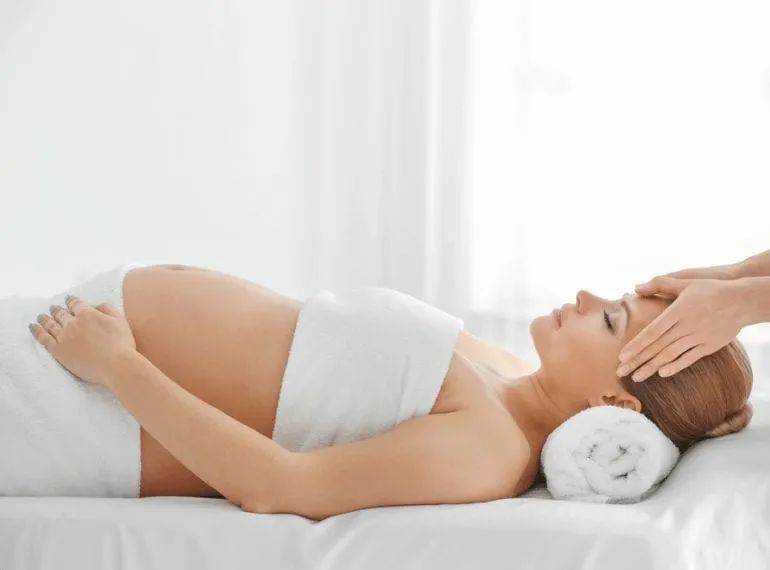 跟孕期腰酸背痛说拜拜!新加坡孕妇也能做的按摩都在这了