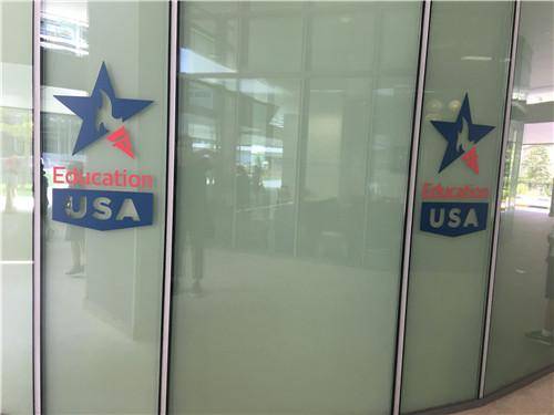 就读国际学校，是选国内还是新加坡