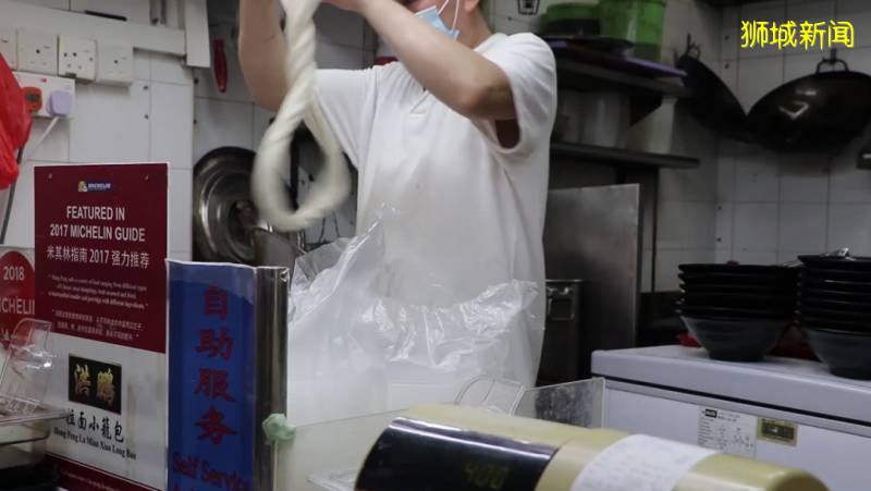 實拍！全球第一貴的新加坡，100人民幣都能買啥