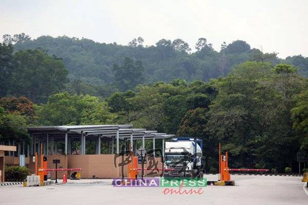 關卡塞5小時 天氣炎熱 10萬公斤蔬菜 變質