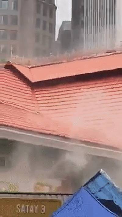 新加坡市中心老巴刹爆炸起火，緊急疏散50個攤販，濃煙滾滾