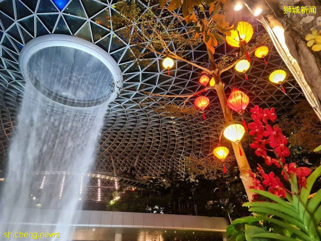 Jewel Changi機場園林挂上燈籠🏮一片流光溢彩、等你來打卡😍猜對燈籠數量可贏取禮券