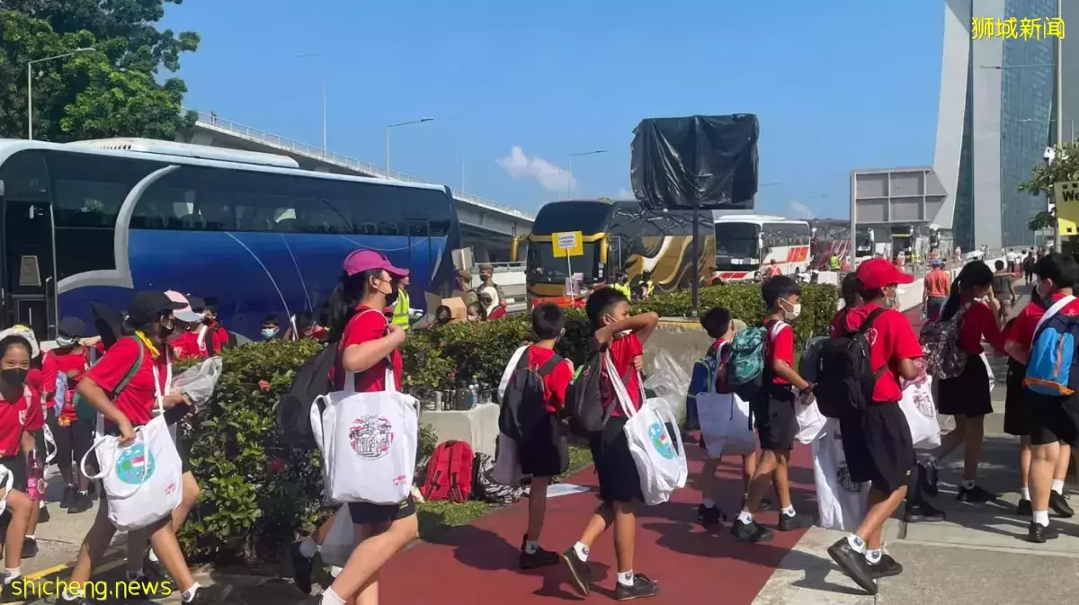 时隔两年“红海”归来 小五生观看首场国庆庆典国民教育演出 