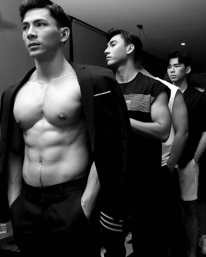 刷屏！史上最帥和尚火了！他到底是誰？新加坡10個最帥的男人表示不服