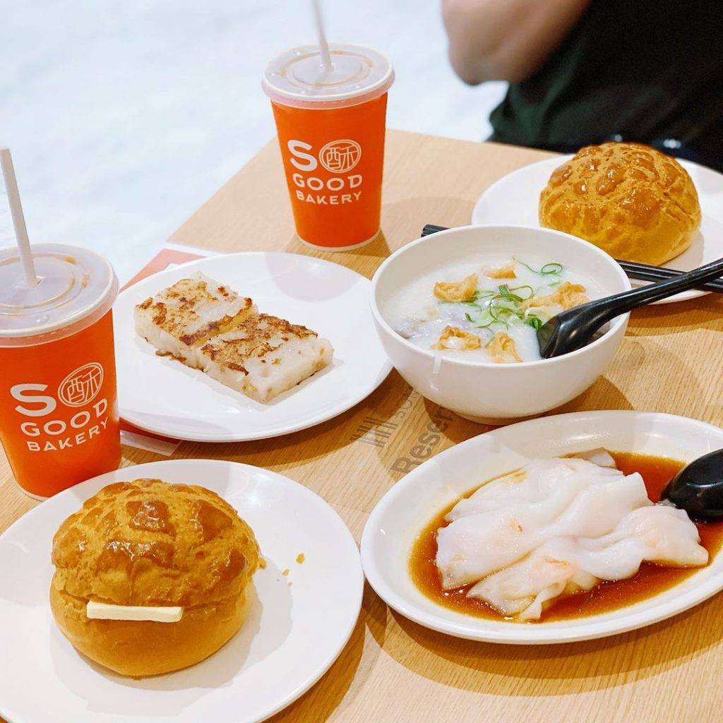 幸福的“港”覺😋 排長龍的“So Good茶餐廳”每日都有特價套餐！酥到掉渣的菠蘿油、奶油脆豬來啰🤤