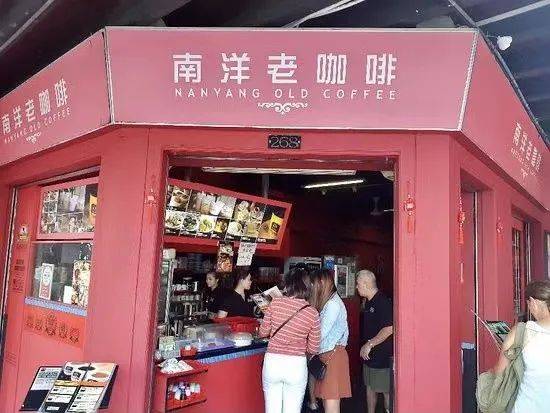 唤醒新加坡的，不是晨风朝阳，也不是闹钟，是浓浓的KOPI O