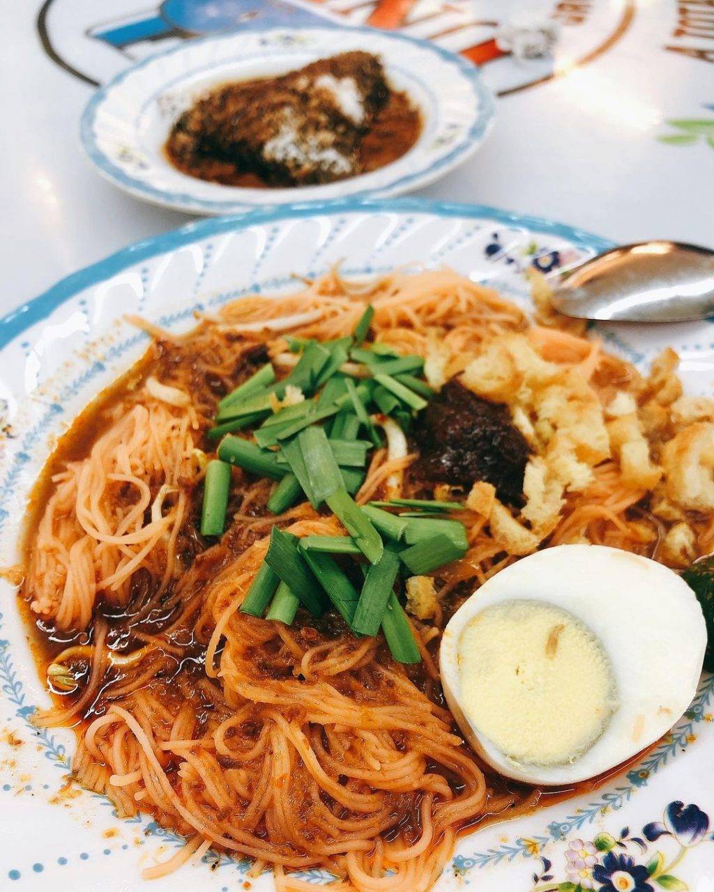 34年不起价👏 大巴窑爆火S$1椰浆饭!煎蛋+炸鸡配Sambal🤤 早午晚餐都想吃