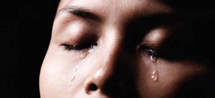 求欢不成,暴打女友!新加坡这个惯性家暴男竟是医生