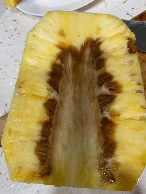 新加坡緊急退貨1600多箱台灣“黑心”鳳梨!食品局提醒:或有黑腐病,別吃