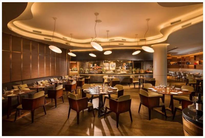 希爾頓酒店推出Steak cation配套!度假住宿+雙人牛排晚餐+無限續杯紅酒+雙早,只要S$265++起!!新年假期走起