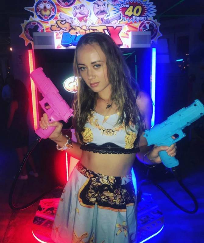 新加坡街机酒吧👾 Level Up 喝酒玩游戏🎮 老式电玩机经典重现、90后集体回忆地