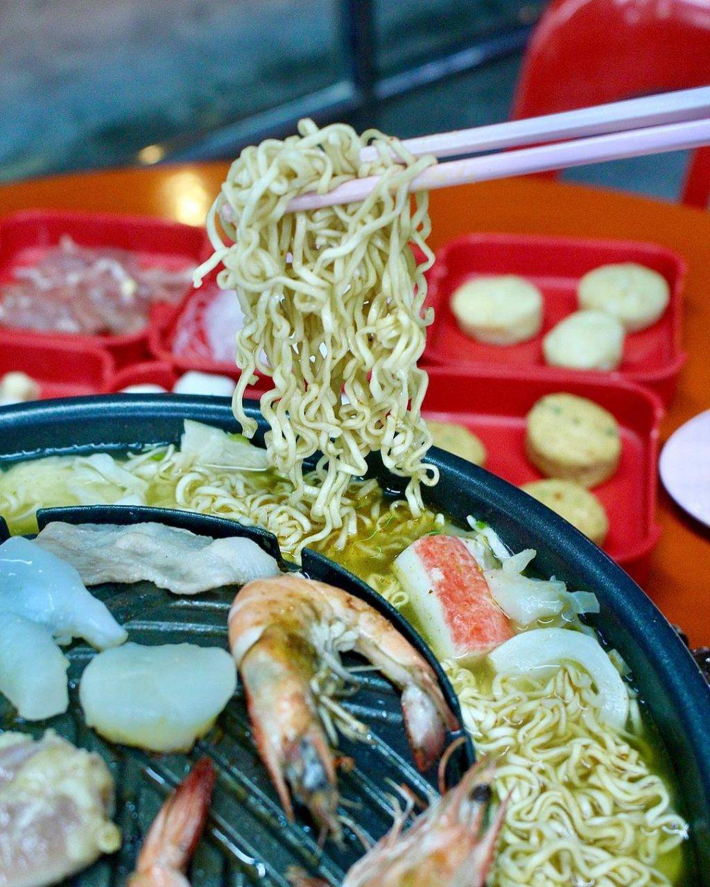 食閣平價好料💯 泰式料理攤“SOI 81 MOOKATA”泰國媽媽面+泰式燒烤火鍋😍 配料十足超澎湃