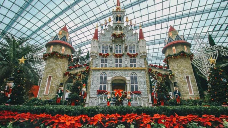 濱海灣花穹聖誕展🎄 歐洲城堡、聖誕花卉、巨型雕塑!Poinsettia Wishes 票價從S$8起