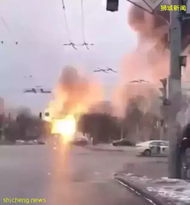 眼前爆炸!新加坡男子逃出乌克兰:“我做好自卫杀人准备”