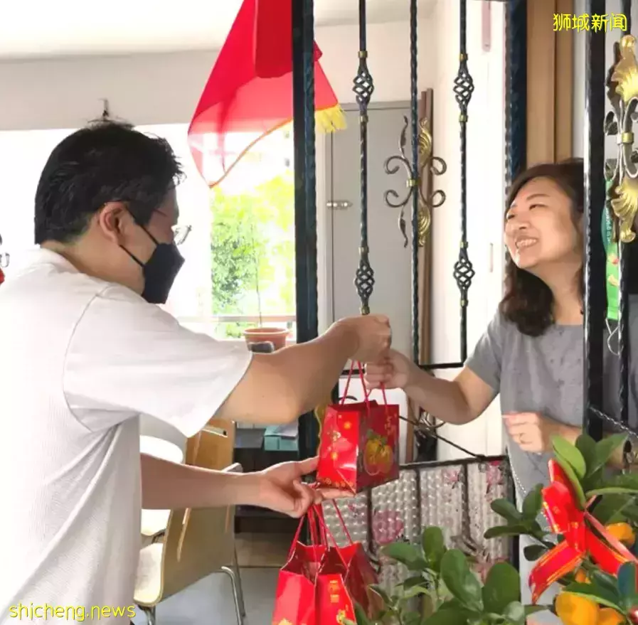 澳洲突然向世界開放，新加坡會效仿麽？檢測儀緊缺、衛生部：輕症不用看醫生