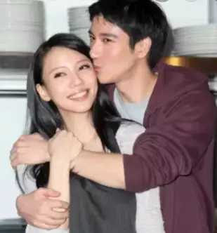 王力宏道歉了！宣布暫退娛樂圈！李靓蕾曬多份法律文件“猛錘”，假如他在新加坡離婚