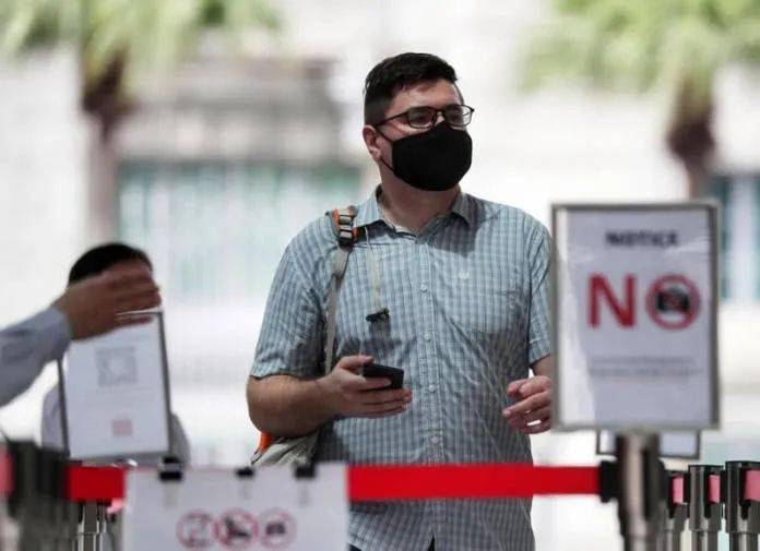 中國男子在新加坡強奸一名PR女性未遂，被判坐牢6年鞭刑3下！部長：高學曆性犯罪不應輕判