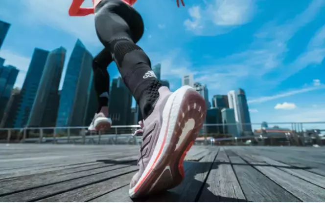 购购购!号称新加坡最大阿迪达斯新店开业