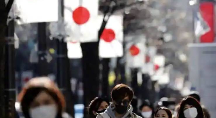 馬來西亞進入緊急狀態！油船又有確診，英國航班恢複！海陸空包圍，新加坡能防住嗎