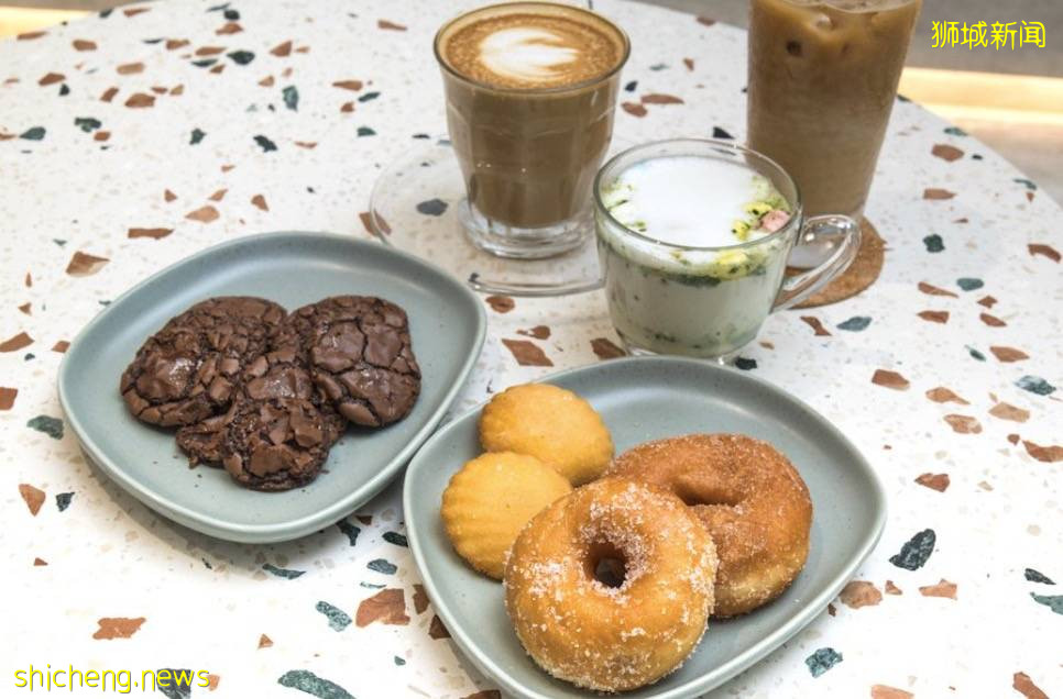 现场曝光!TVB老戏骨许绍雄女儿跟新加坡籍男生订婚了