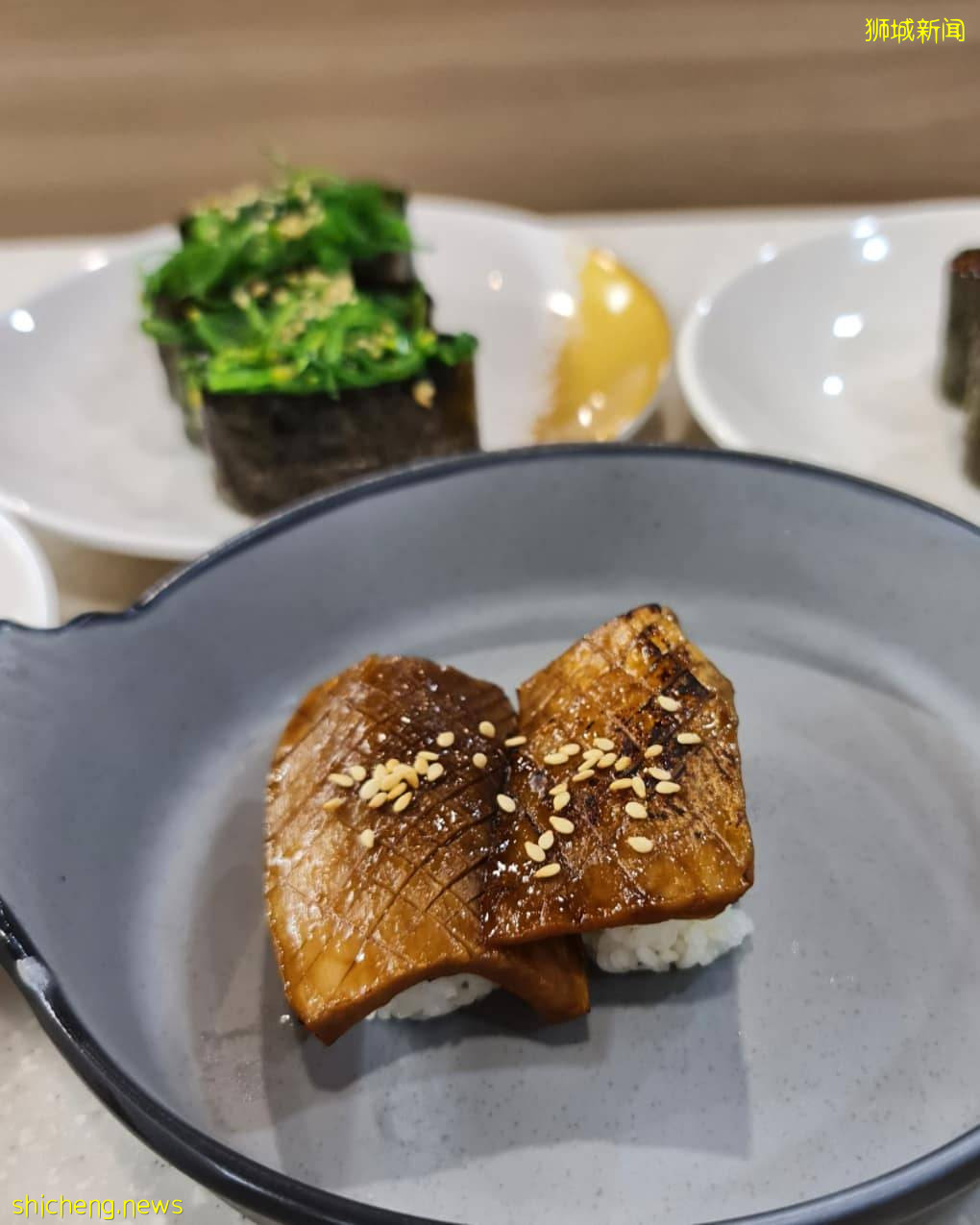 吃素新選擇‼首間素食壽司“Saute Sushi”🍣植物肉制成、口感味道佳👍小火車將食物送到你面前