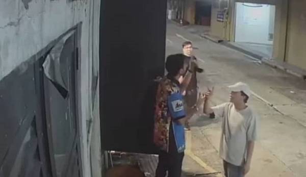 倒霉员工遇3醉汉  后巷倒垃圾无端端被打 