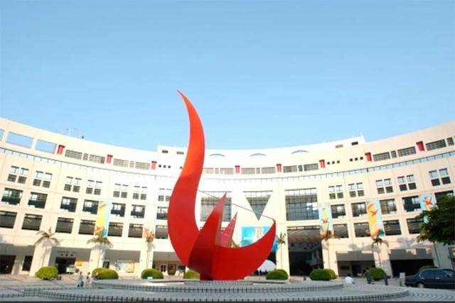 三个地区留学政策对比：中国香港vs英国vs新加坡