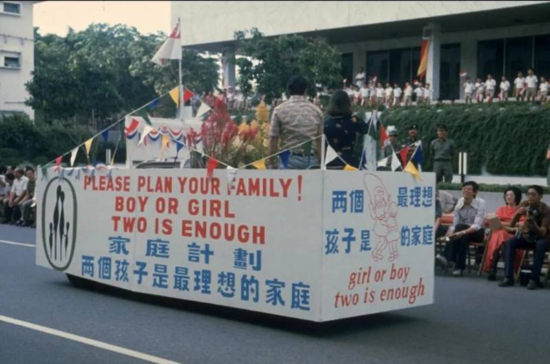 中国专家建议尽快开放三胎!网友:学新加坡发钱