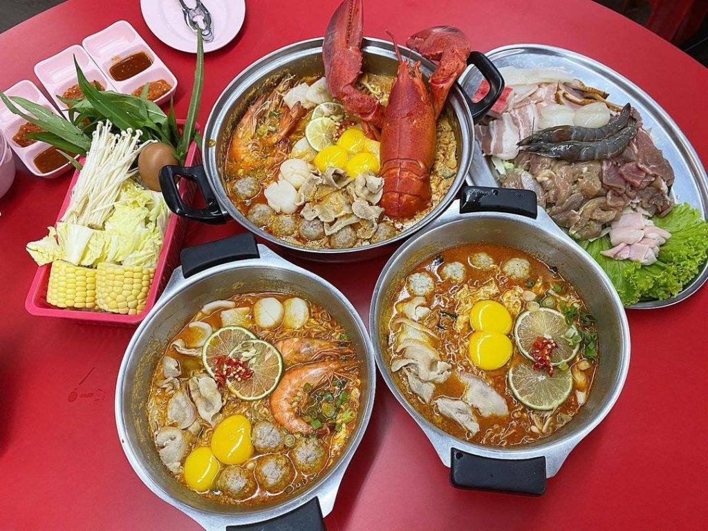 食閣平價好料💯 泰式料理攤“SOI 81 MOOKATA”泰國媽媽面+泰式燒烤火鍋😍 配料十足超澎湃