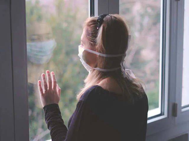 “入境新加坡时撒了个小谎,怎么一万新币就没了?!”