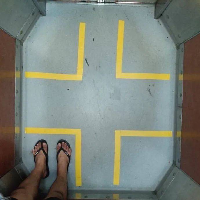 新加坡用膠帶做了一場大型公共藝術