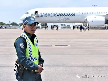 新加坡辅警东海岸举枪饮弹自尽,20年竟25次发生类似事件