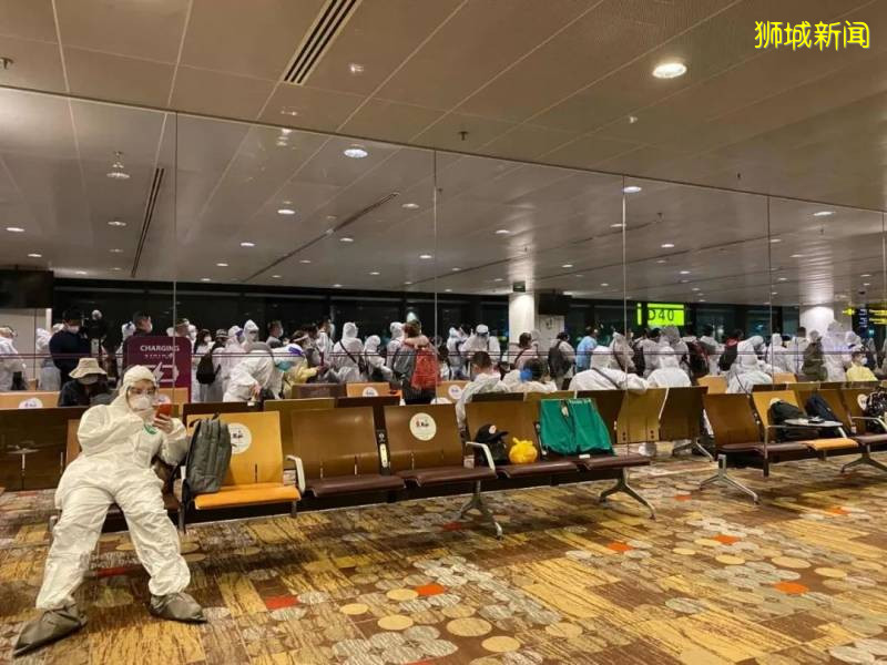 “3天前，我持新加坡護照也入境中國探親了”