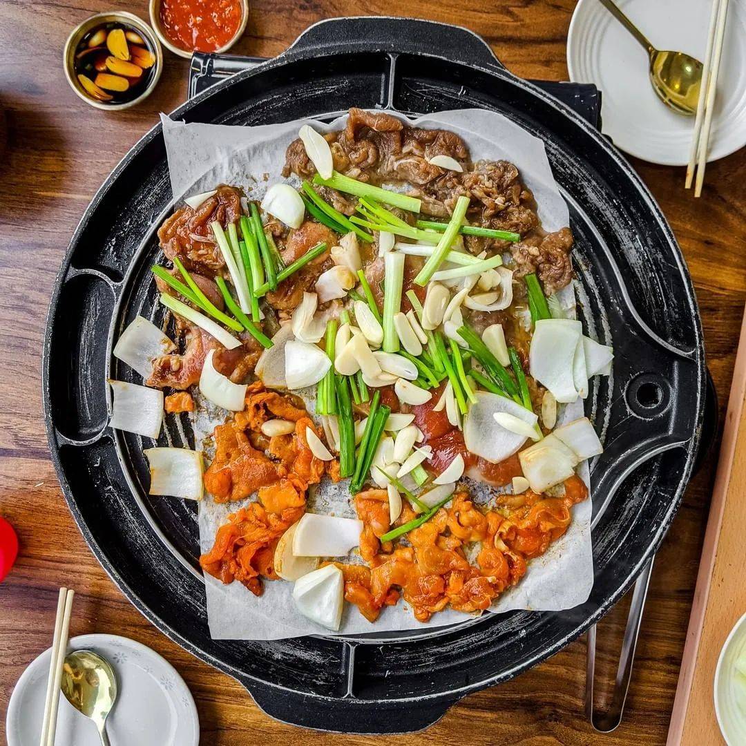 獅城MRT美食 一路向北，除了看海，三巴旺的韓餐、日料、泰餐也都值得嘗試