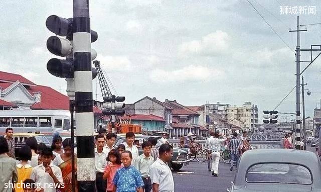 新加坡刚独立，人们希望设汉语为国语，李光耀为何果断拒绝