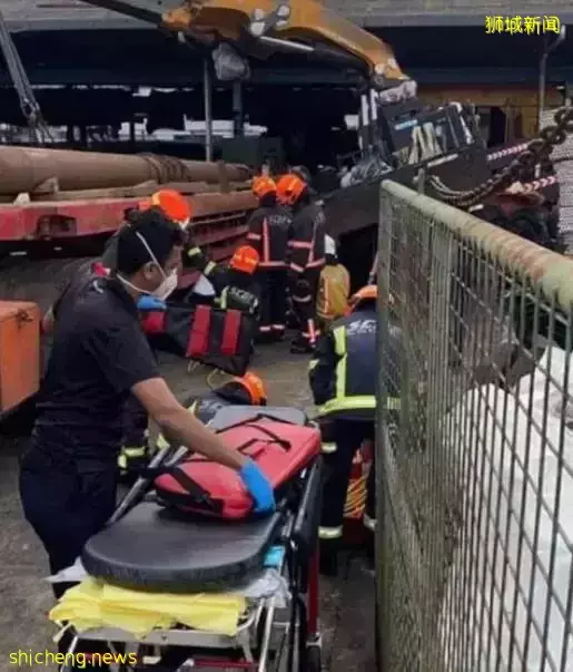 未能逃过死神召唤!卡车起重机侧翻新加坡49岁工人不幸身亡