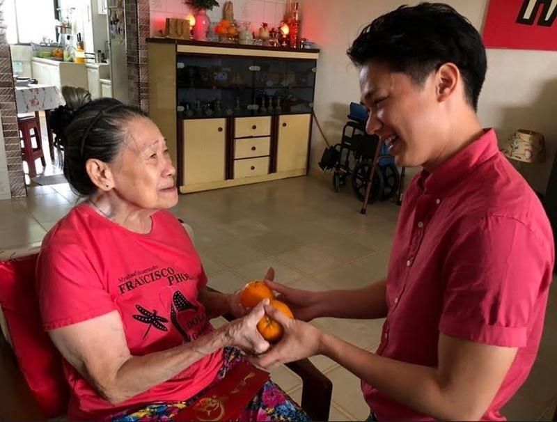 陳之財家規嚴厲 兒女大年初一 向長輩跪拜說吉祥話