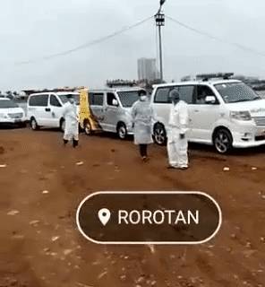 印尼淪陷!日增近4萬例、上千人死亡!警察扮鬼、民衆搶牛奶,新加坡送救援物資