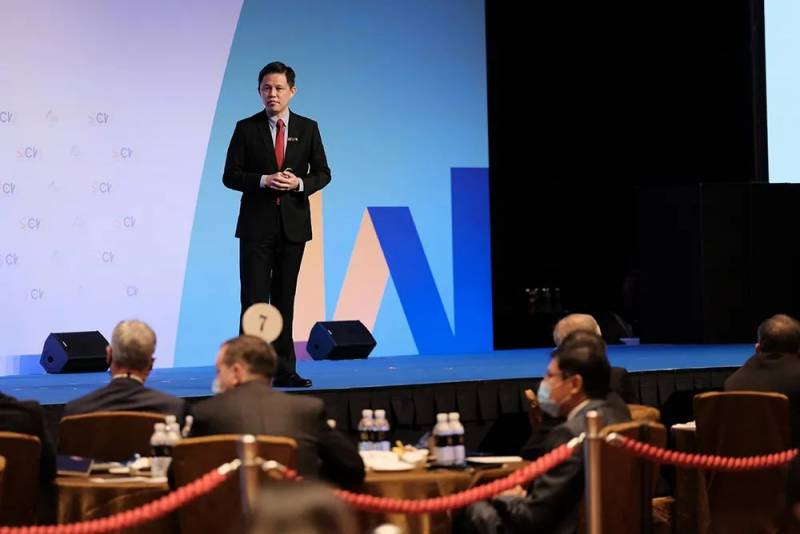 新加坡试行大型活动国际能源周,贸工部长亲自体验快速抗原检测,15分钟出结果