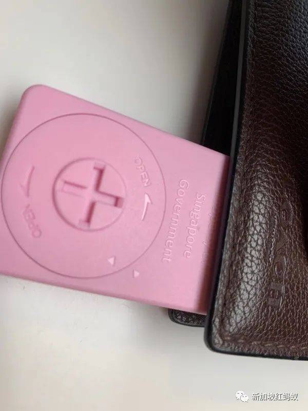 新加坡的"新冠追蹤神器”不僅顔值高，還創造了無限商機